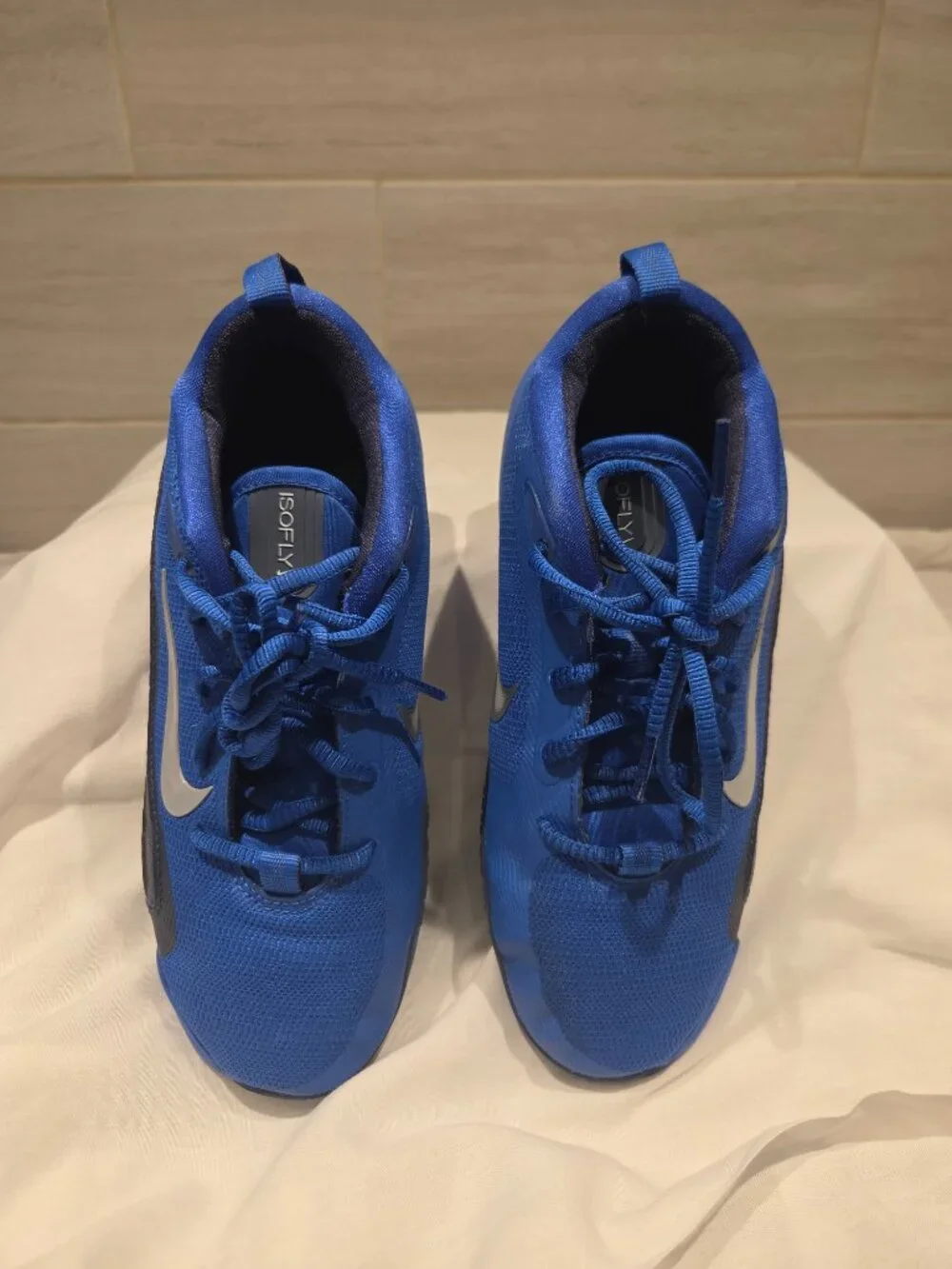 NIKE ISOFLY KIDS BASKETBALL/RUNNING SHOE ROYAL BLUE SIZE 6Y